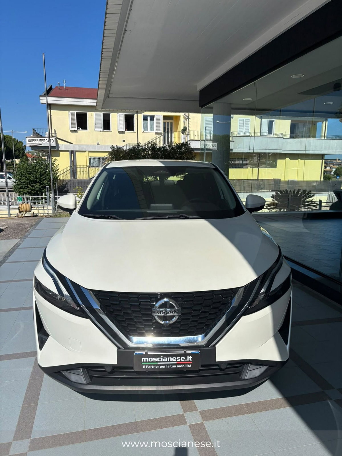 Nissan Qashqai 1.3 DIG-T 140 CV Acenta Premium (2)