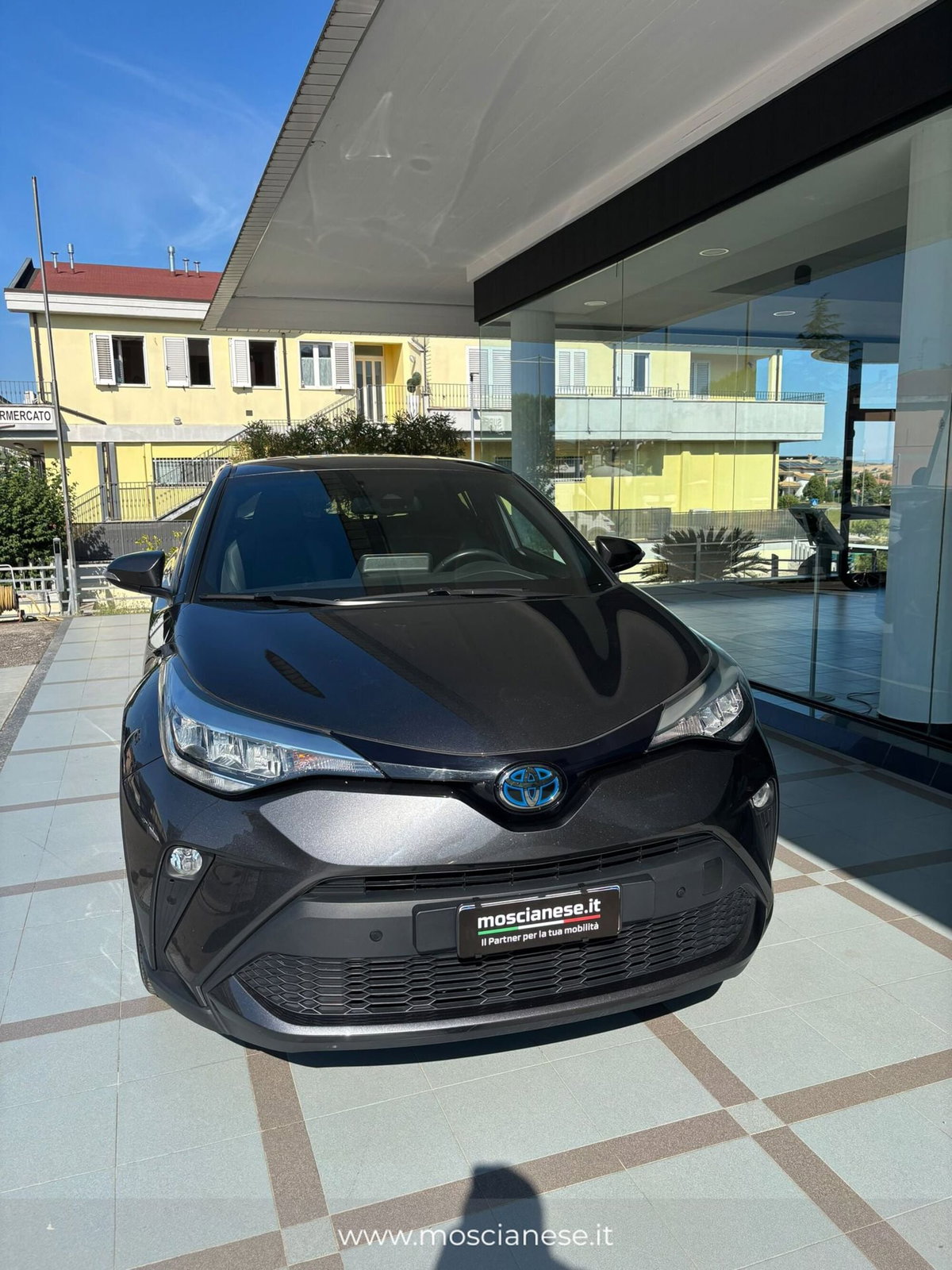 Toyota Toyota C-HR 1.8 Hybrid E-CVT Lounge (2)