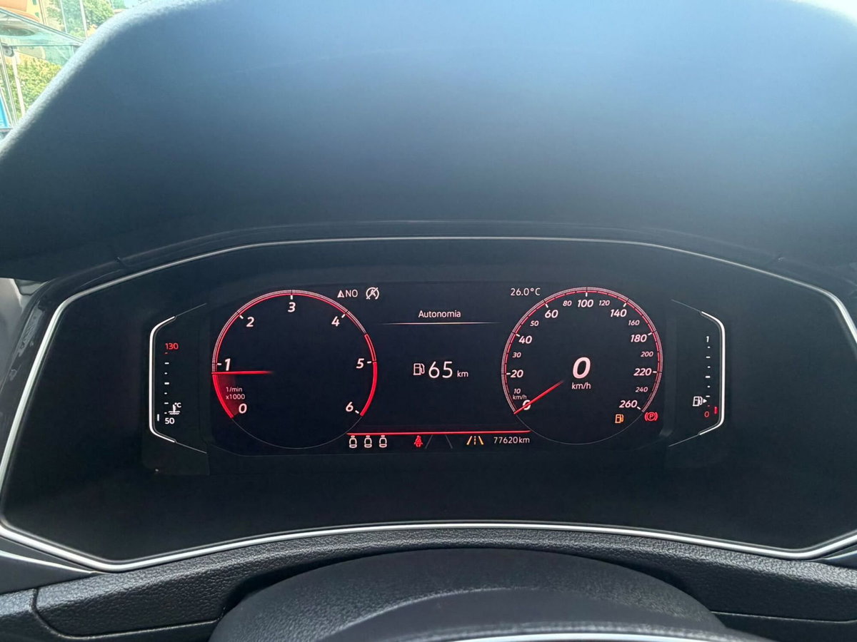 Volkswagen T-Roc 1.6 TDI SCR Advanced BlueMotion Technology (16)