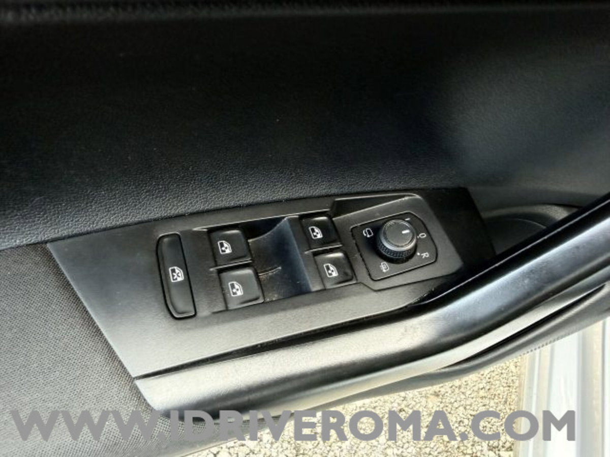 Volkswagen Polo 1.0 tsi Edition 95cv dsg (8)
