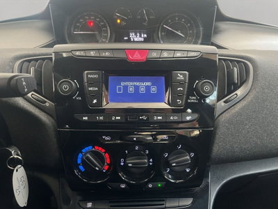 Lancia Ypsilon 1.0 FireFly 5 porte S&S Hybrid Silver Plus (18)