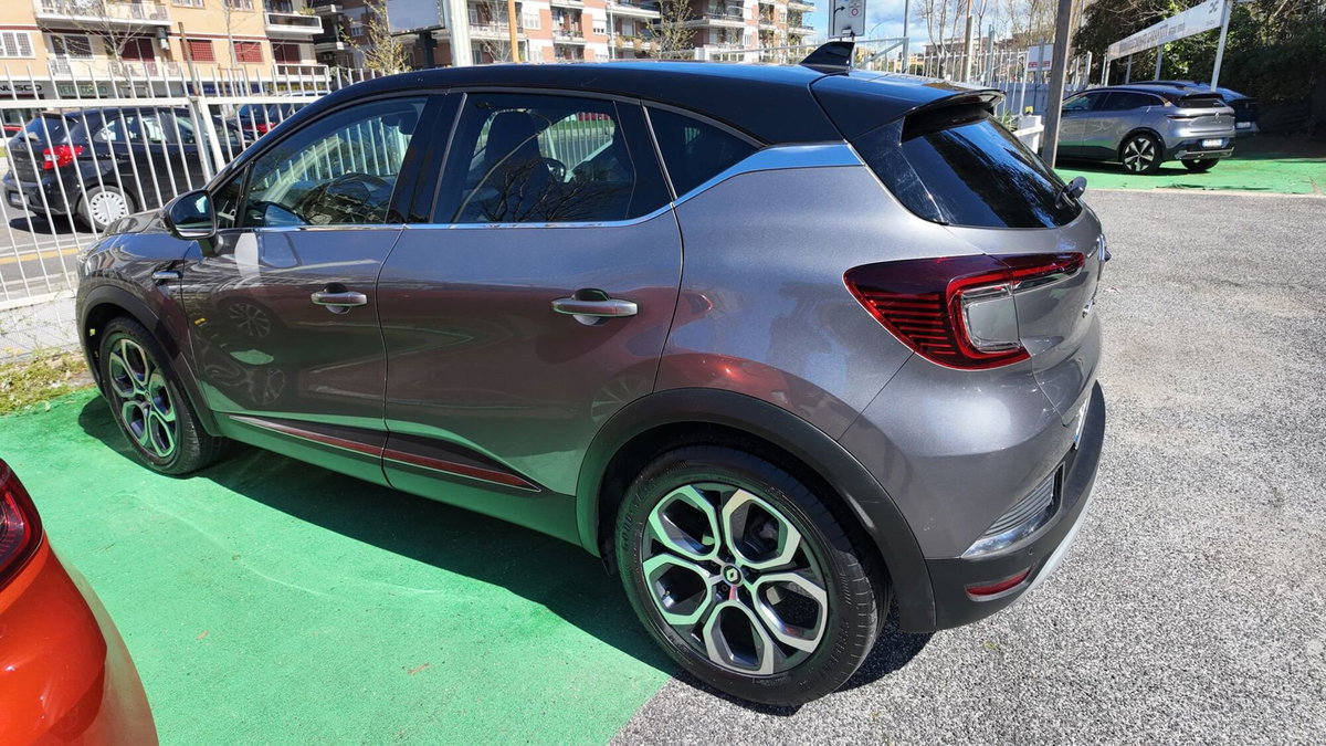 Renault Captur Full Hybrid E-Tech 145 CV Techno Fast Track (4)