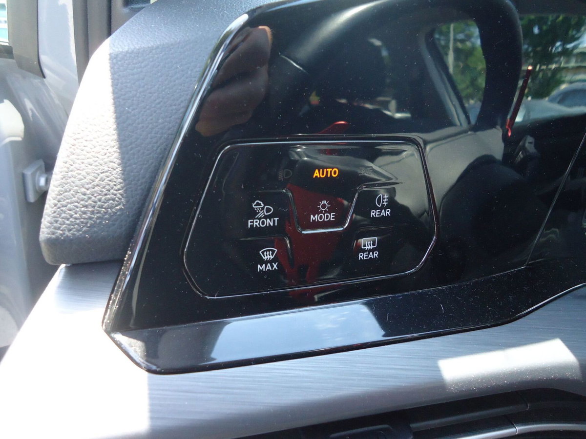 Volkswagen Golf 1.5 eTSI 130 CV EVO ACT DSG Style (10)