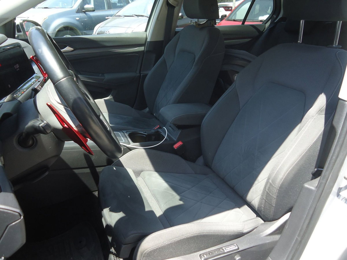 Volkswagen Golf 1.5 eTSI 130 CV EVO ACT DSG Style (7)