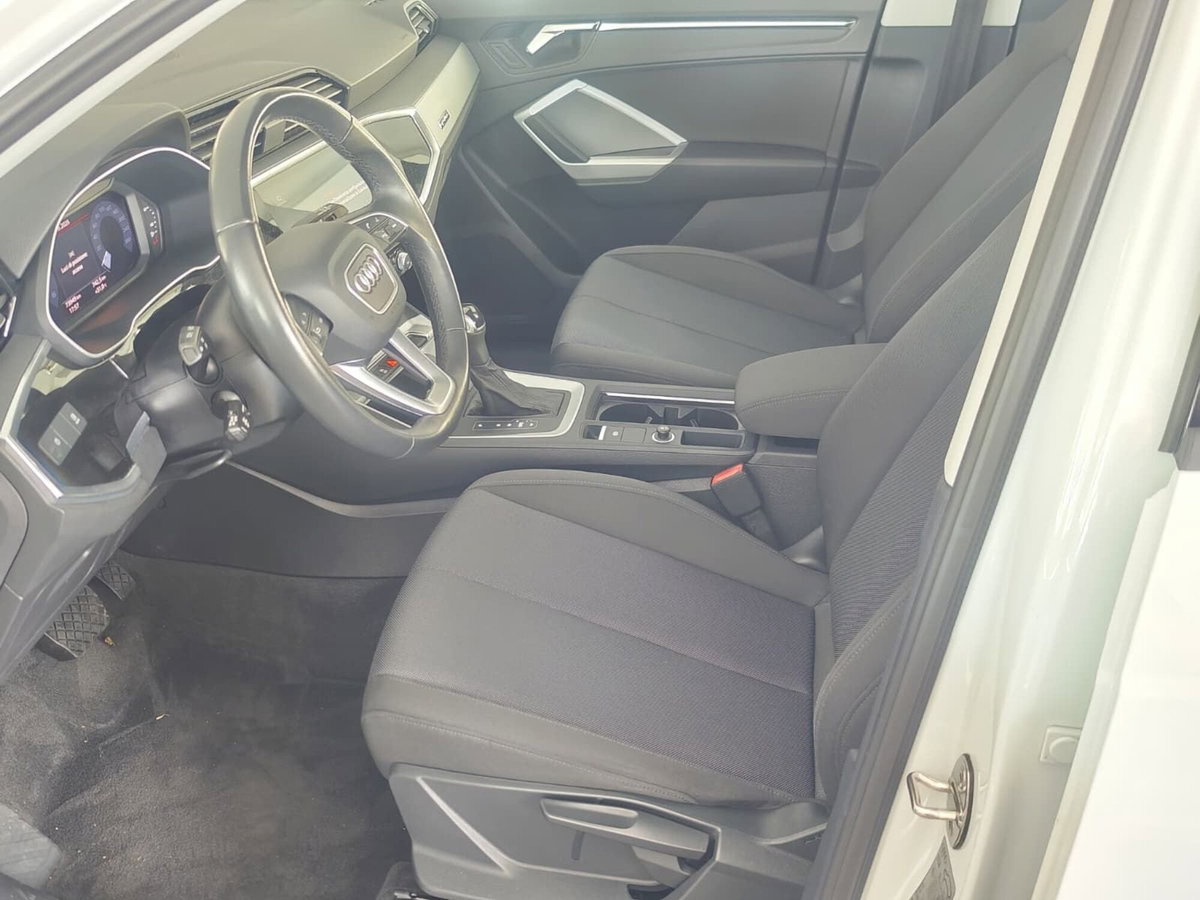 Audi Q3 35 TDI quattro S tronic Business (10)