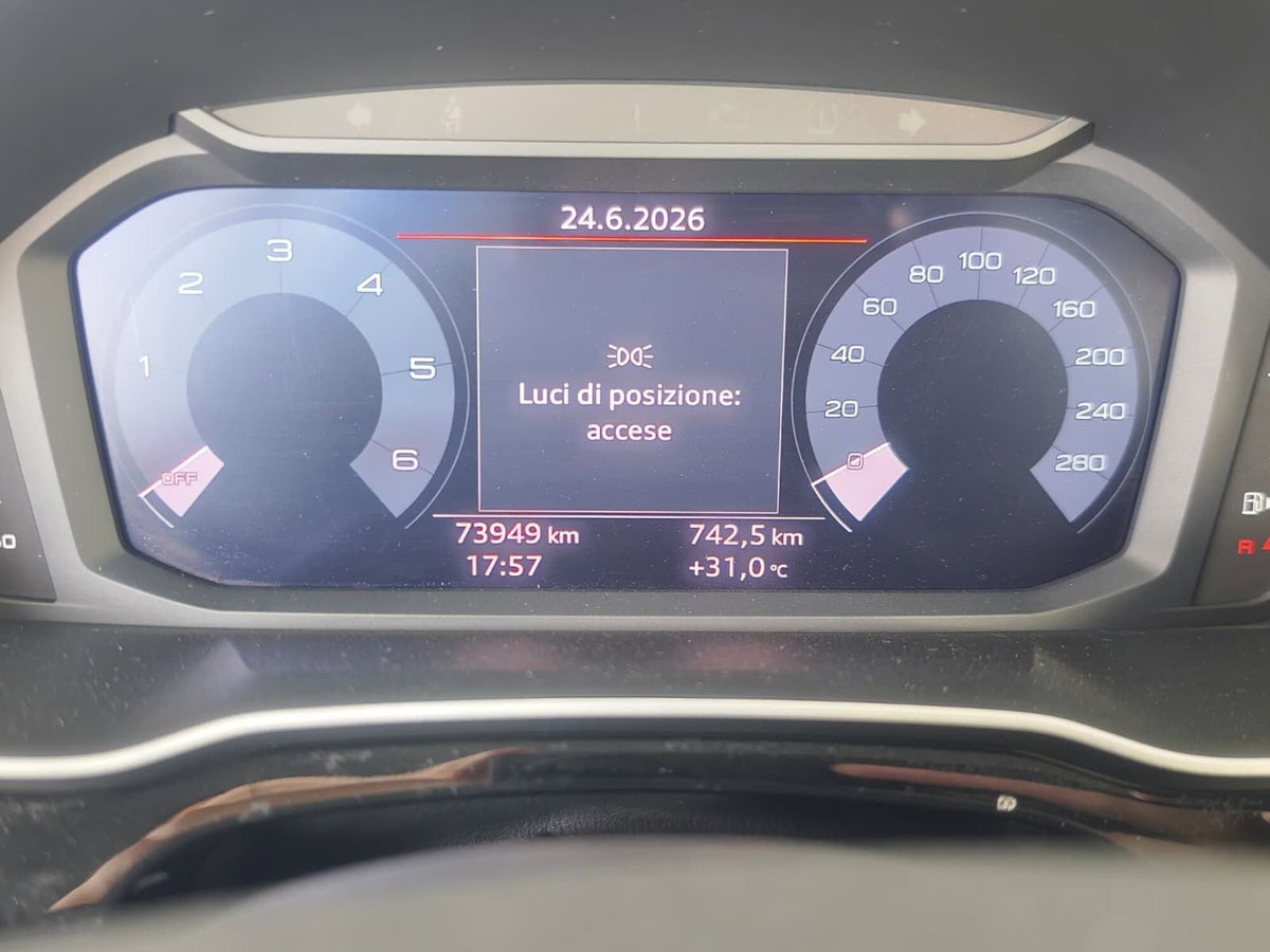 Audi Q3 35 TDI quattro S tronic Business (12)