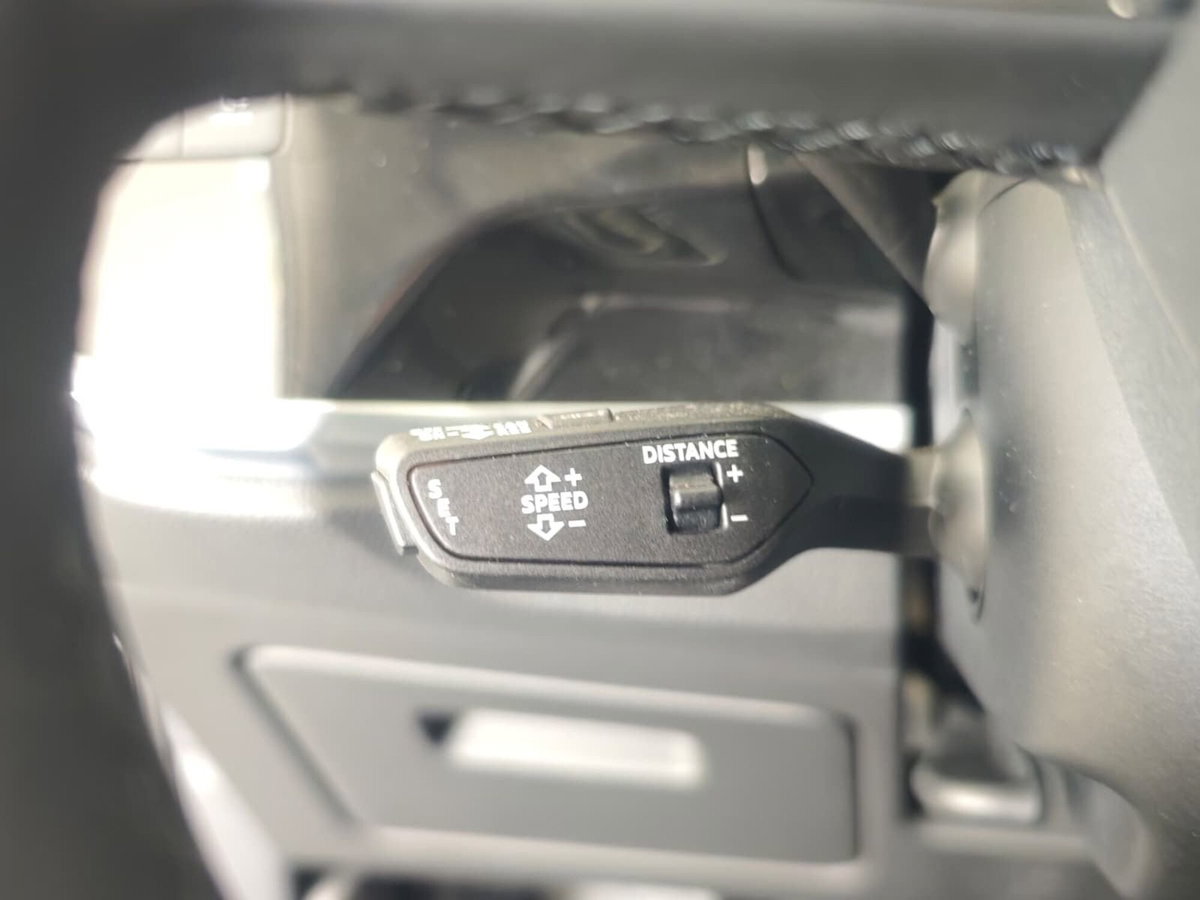 Audi Q3 35 TDI quattro S tronic Business (13)