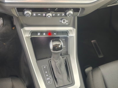 Audi Q3 35 TDI quattro S tronic Business (16)