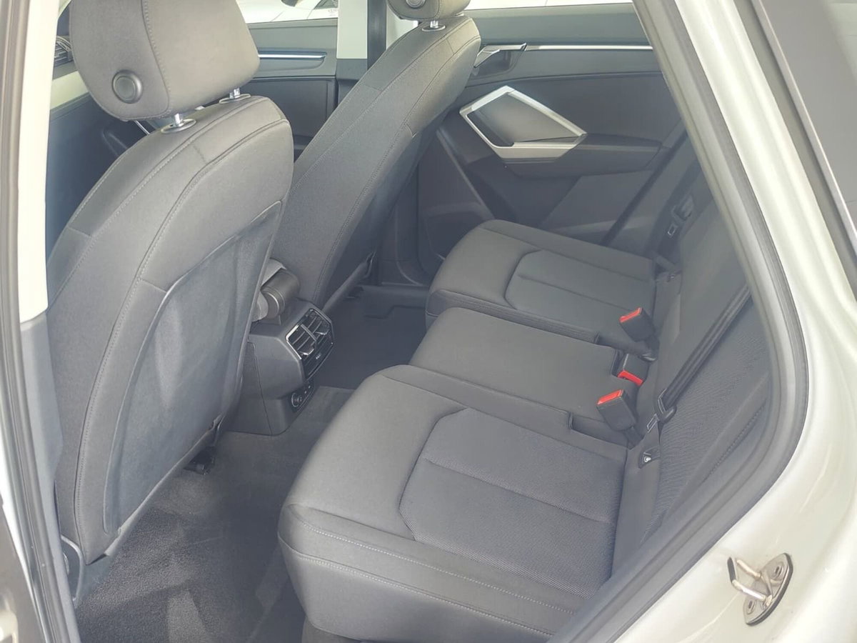 Audi Q3 35 TDI quattro S tronic Business (17)