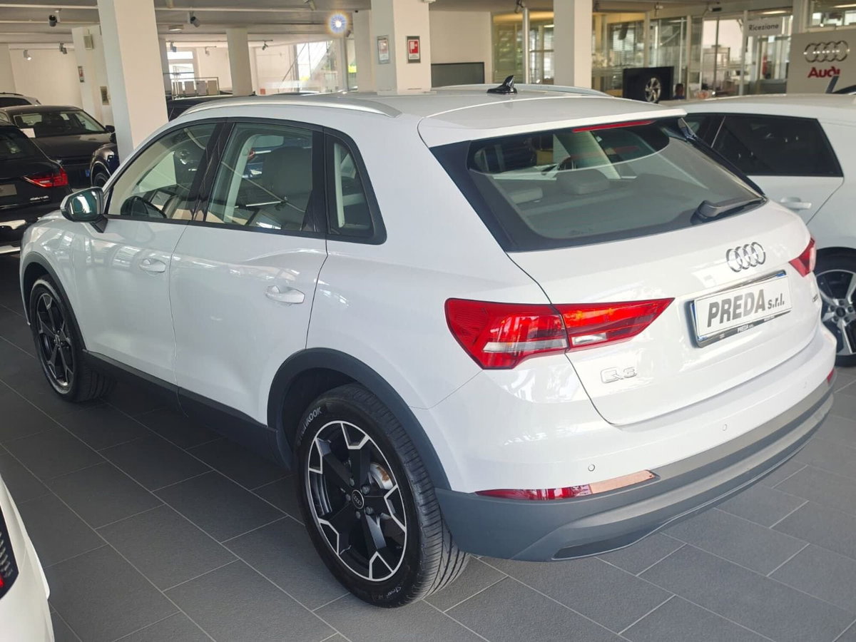 Audi Q3 35 TDI quattro S tronic Business (4)