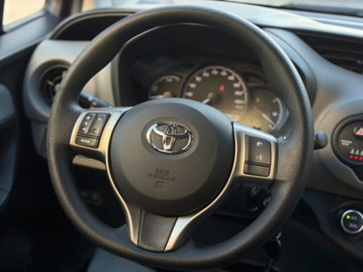 Toyota Yaris 1.5 Hybrid 5 porte Cool (13)