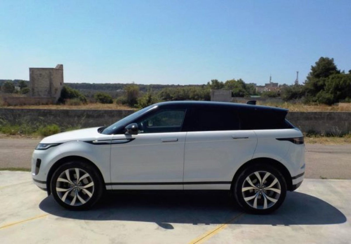 Land Rover Range Rover Evoque 2.0D I4-L.Flw 150 CV AWD Auto SE (8)