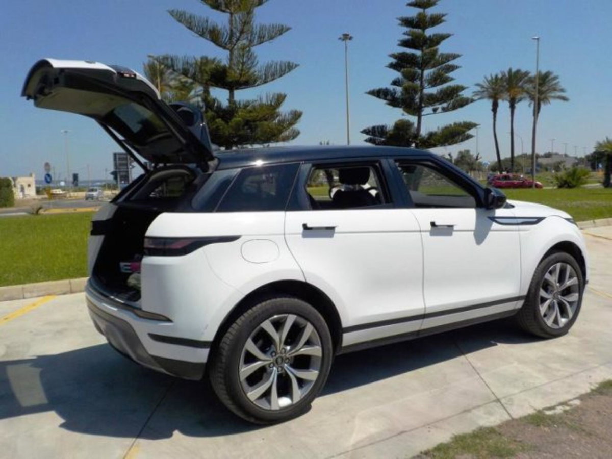 Land Rover Range Rover Evoque 2.0D I4-L.Flw 150 CV AWD Auto SE (9)