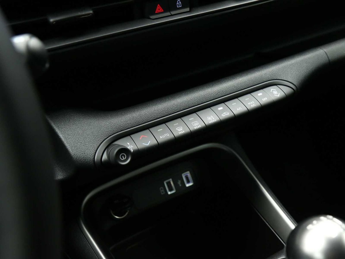 Jeep Avenger 1.2 turbo Altitude fwd 100cv (13)