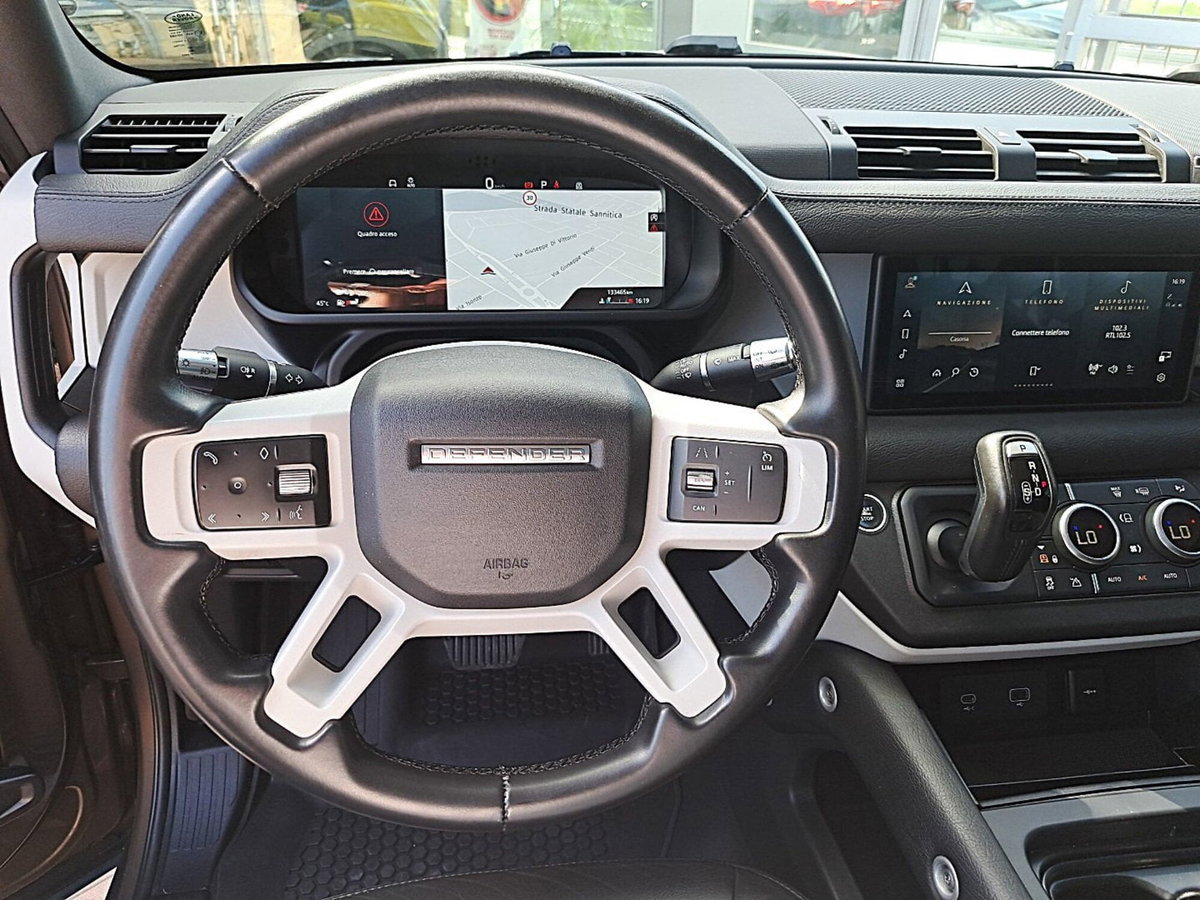 Land Rover Defender 110 2.0 SD4 240CV AWD Auto HSE (11)