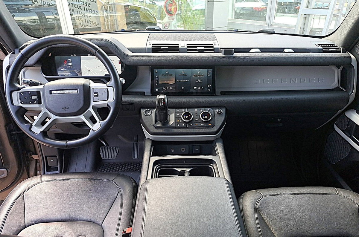 Land Rover Defender 110 2.0 SD4 240CV AWD Auto HSE (13)