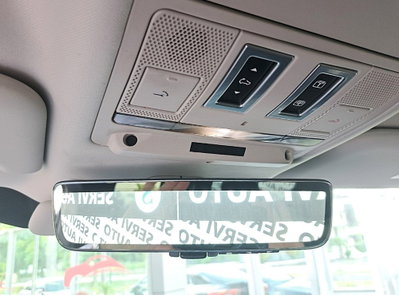 Land Rover Defender 110 2.0 SD4 240CV AWD Auto HSE (18)