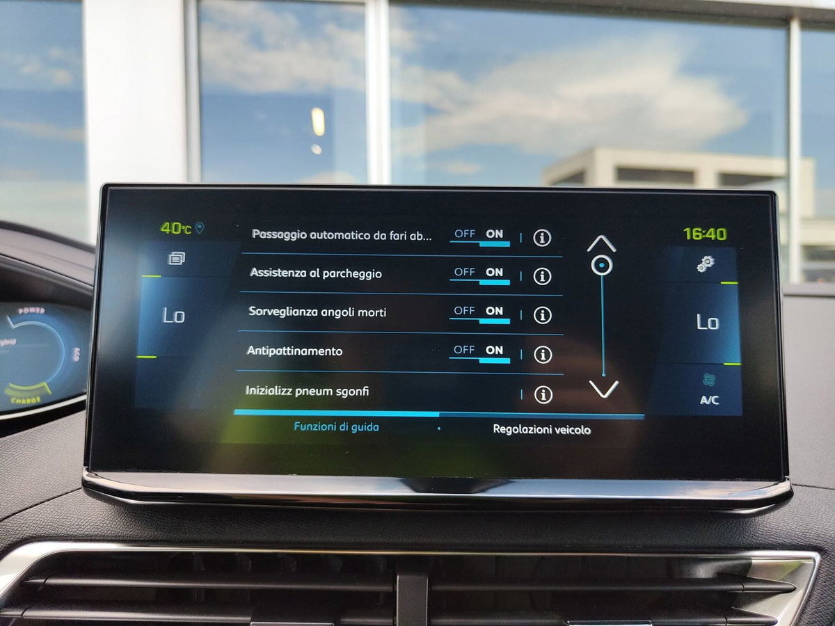 Peugeot 3008 PureTech Turbo 180 S&S EAT8 Allure (11)