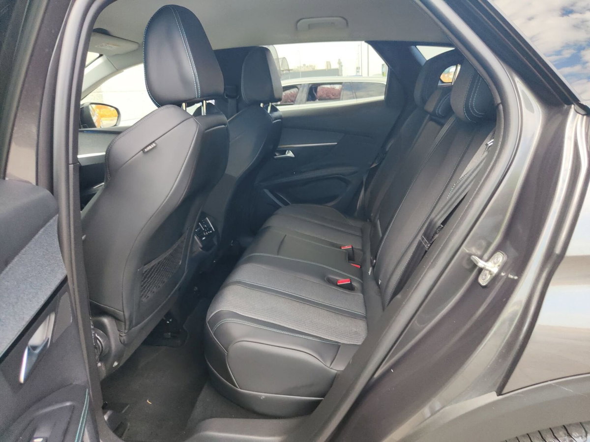 Peugeot 3008 PureTech Turbo 180 S&S EAT8 Allure (4)