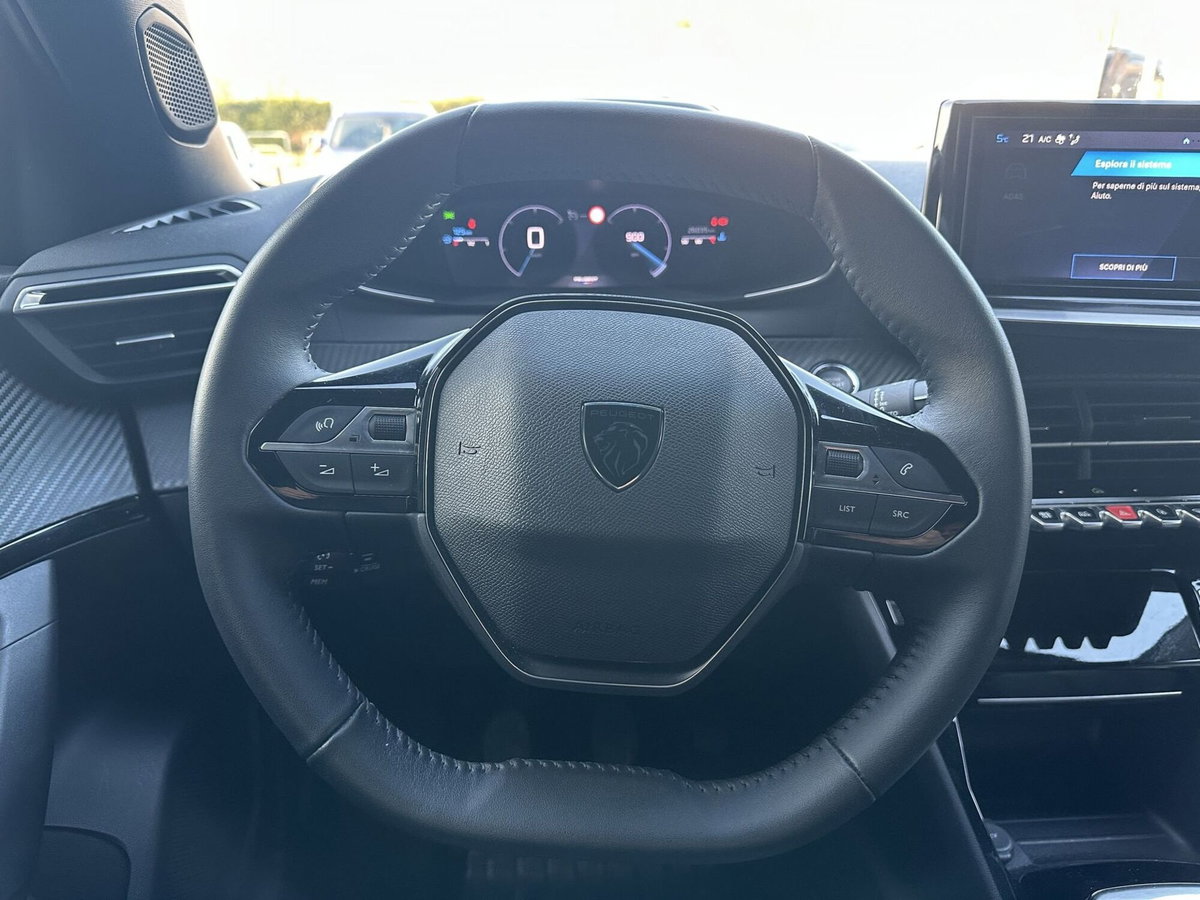 Peugeot 2008 1.2 turbo Allure 100cv (10)