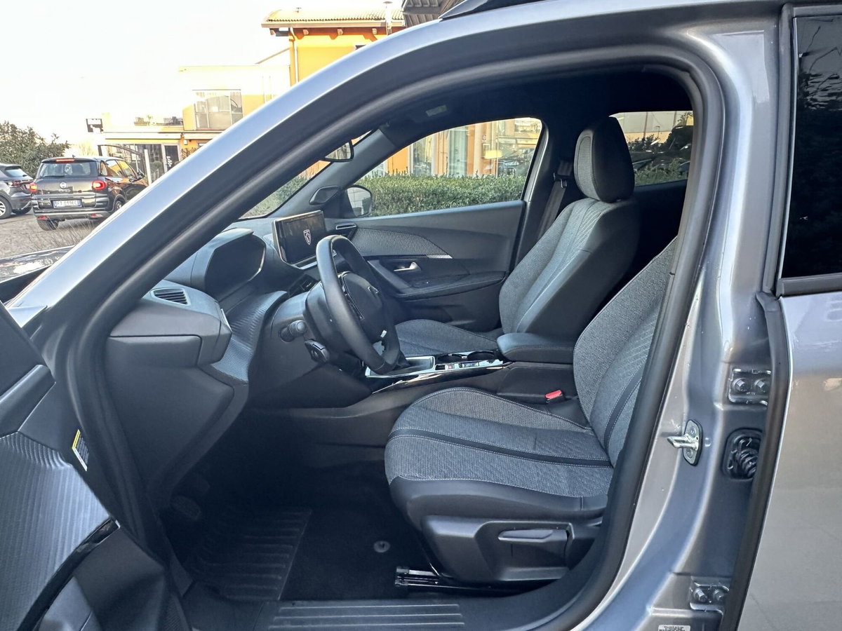Peugeot 2008 1.2 turbo Allure 100cv (14)