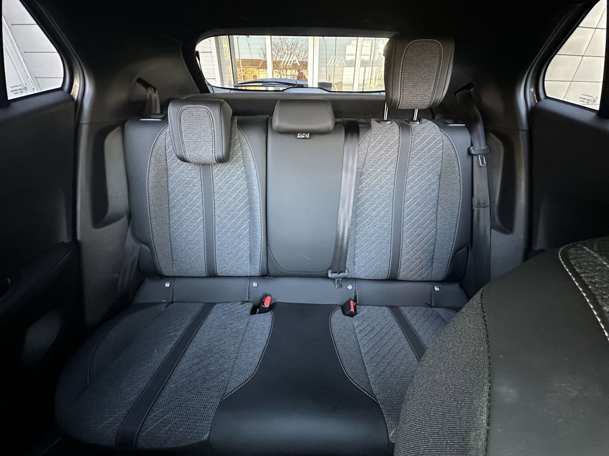 Peugeot 2008 1.2 turbo Allure 100cv (15)