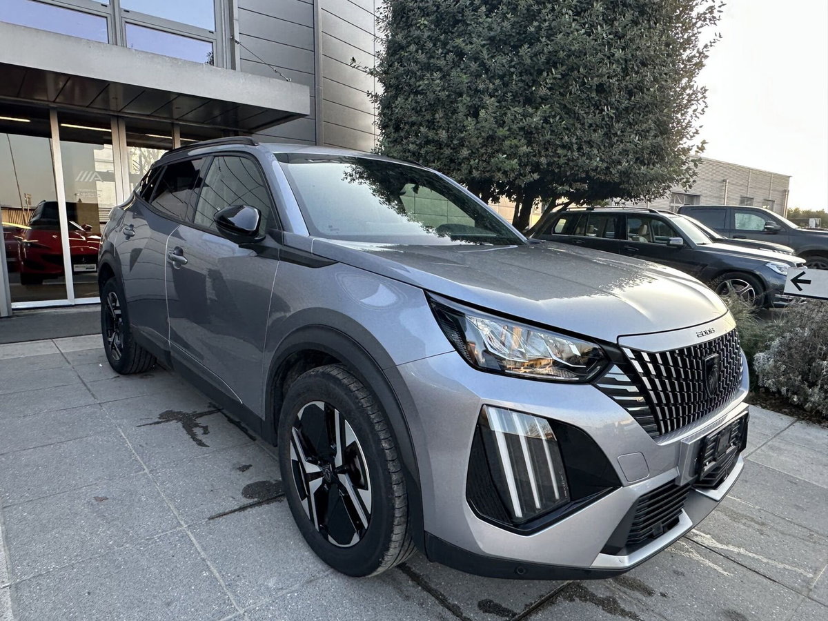 Peugeot 2008 1.2 turbo Allure 100cv (3)
