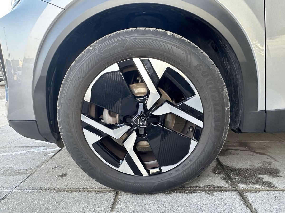 Peugeot 2008 1.2 turbo Allure 100cv (7)