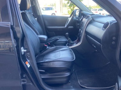 Suzuki Grand Vitara 1.9 DDiS 5 porte Crossover (14)