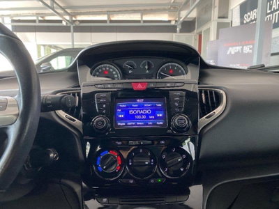 Lancia Ypsilon 1.2 69 CV 5 porte Gold (13)