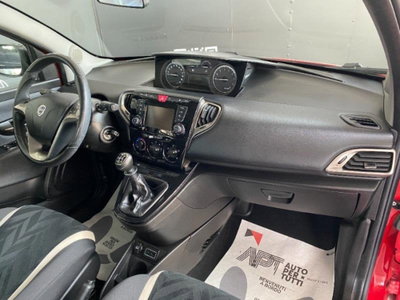 Lancia Ypsilon 1.2 69 CV 5 porte Gold (17)
