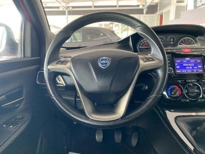 Lancia Ypsilon 1.2 69 CV 5 porte Gold (8)