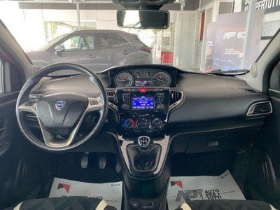 Lancia Ypsilon 1.2 69 CV 5 porte Gold (9)