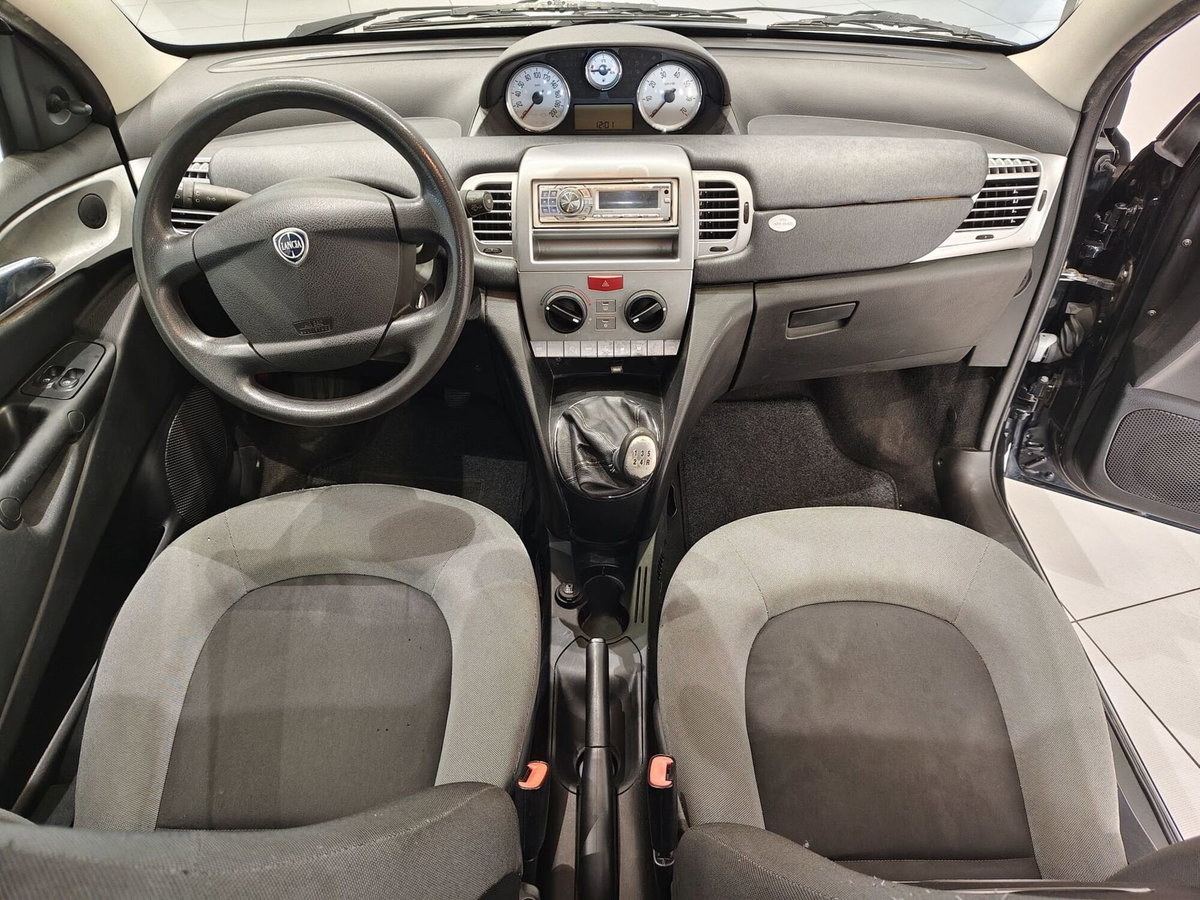Lancia Ypsilon 1.2 (12)