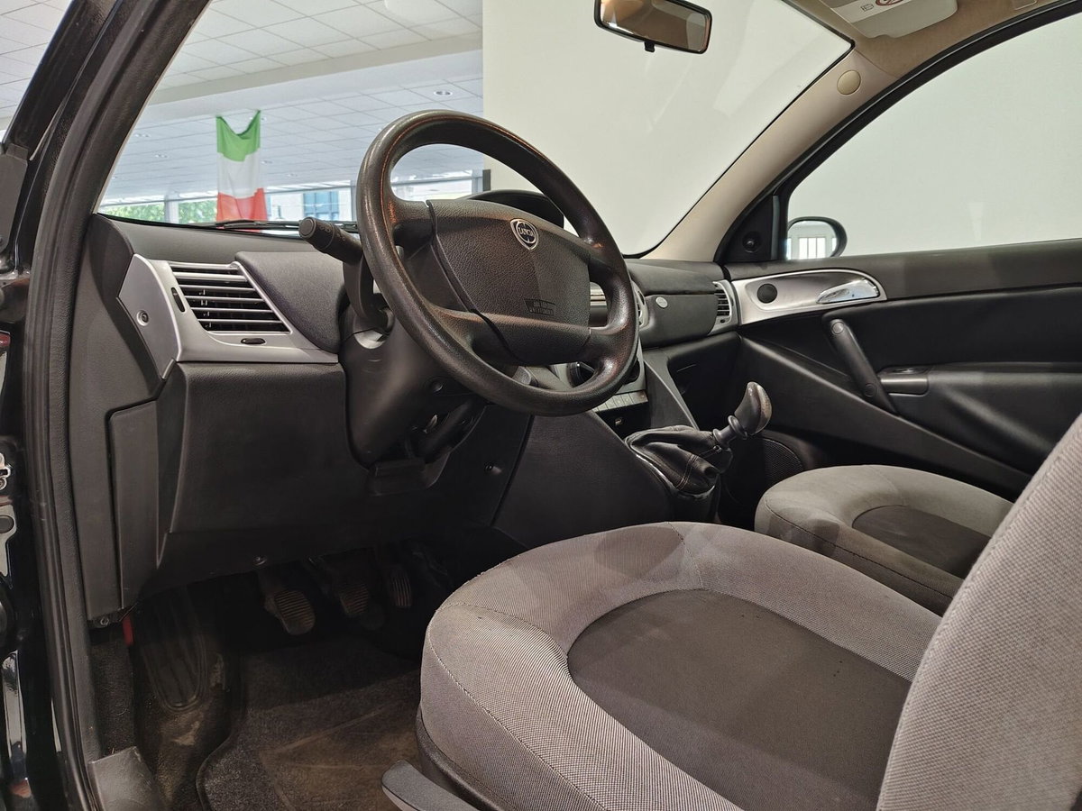 Lancia Ypsilon 1.2 (16)