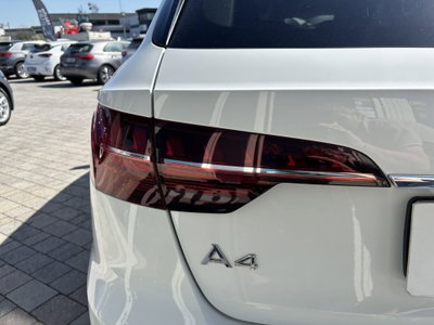 Audi A4 Avant 30 TDI/136 CV S tronic S line edition (10)