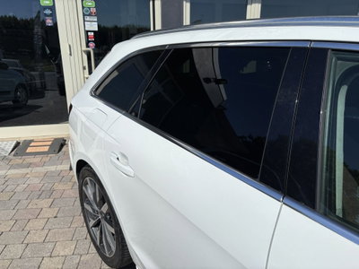 Audi A4 Avant 30 TDI/136 CV S tronic S line edition (15)