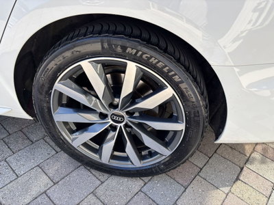 Audi A4 Avant 30 TDI/136 CV S tronic S line edition (7)