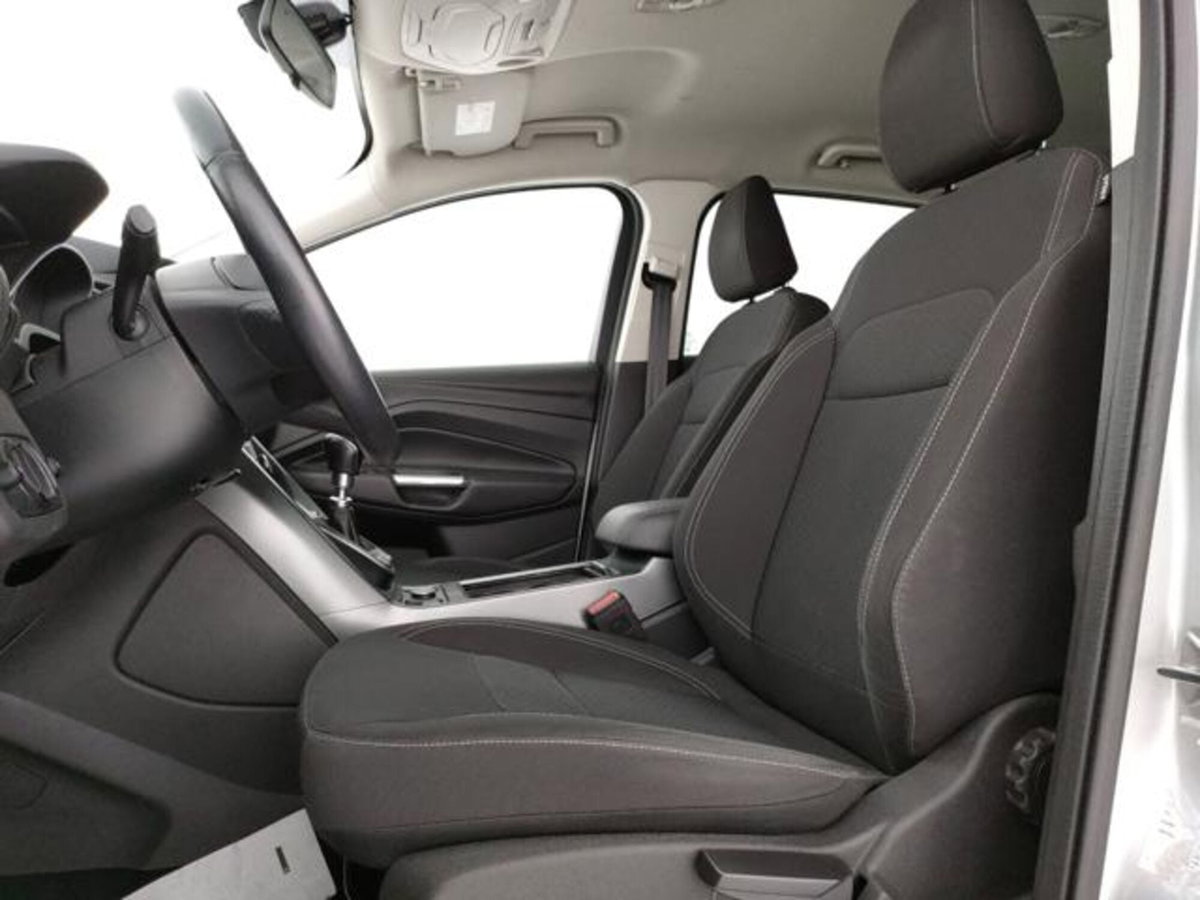 Ford Kuga 1.5 EcoBoost 120 CV 2WD Titanium (4)