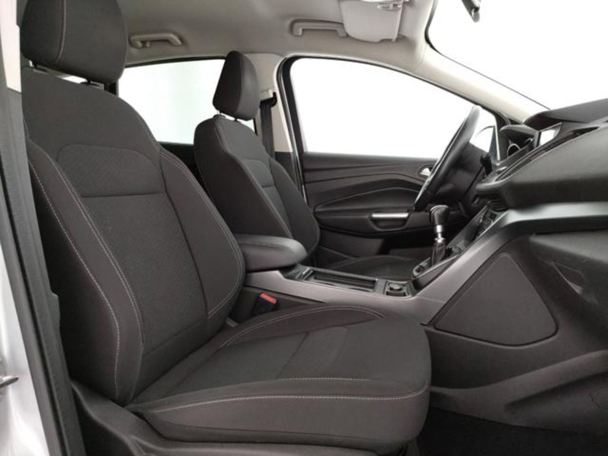 Ford Kuga 1.5 EcoBoost 120 CV 2WD Titanium (5)