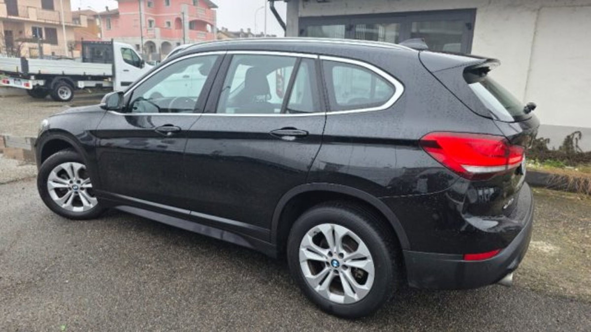 BMW X1 sDrive16d Business Advantage (2)