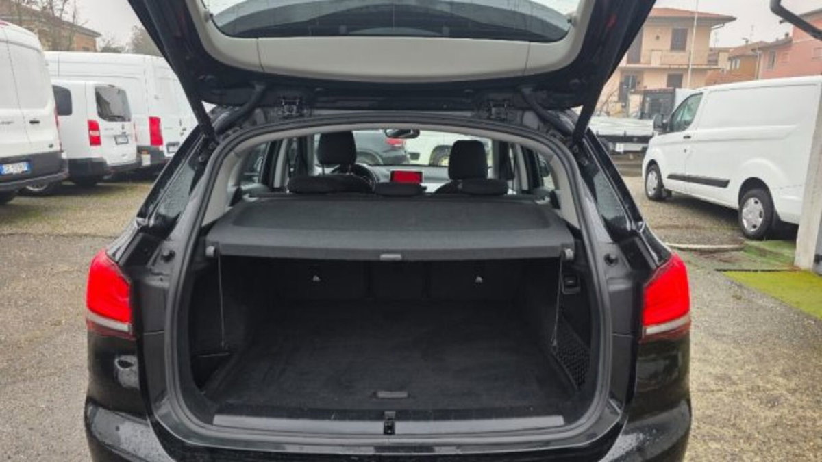 BMW X1 sDrive16d Business Advantage (7)