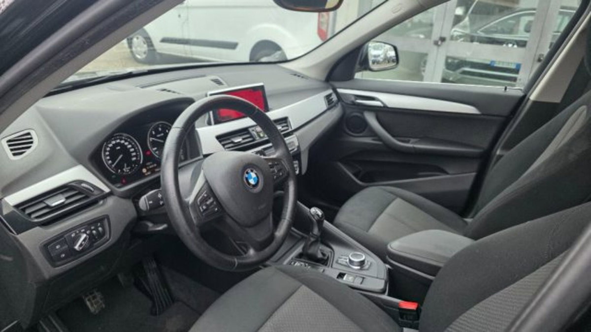 BMW X1 sDrive16d Business Advantage (8)