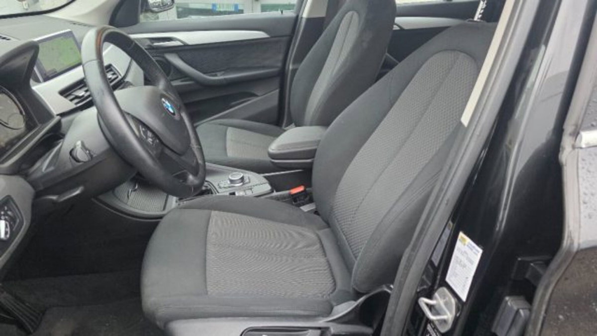 BMW X1 sDrive16d Business Advantage (9)