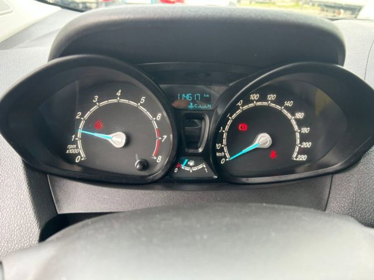 Ford Transit Courier 1.0 EcoBoost 100CV  Trend (9)
