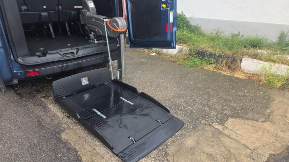 Ford Transit Custom Furgone 340 2.0 EcoBl. 130aut. PL Combi c/sollev.Trend (10)