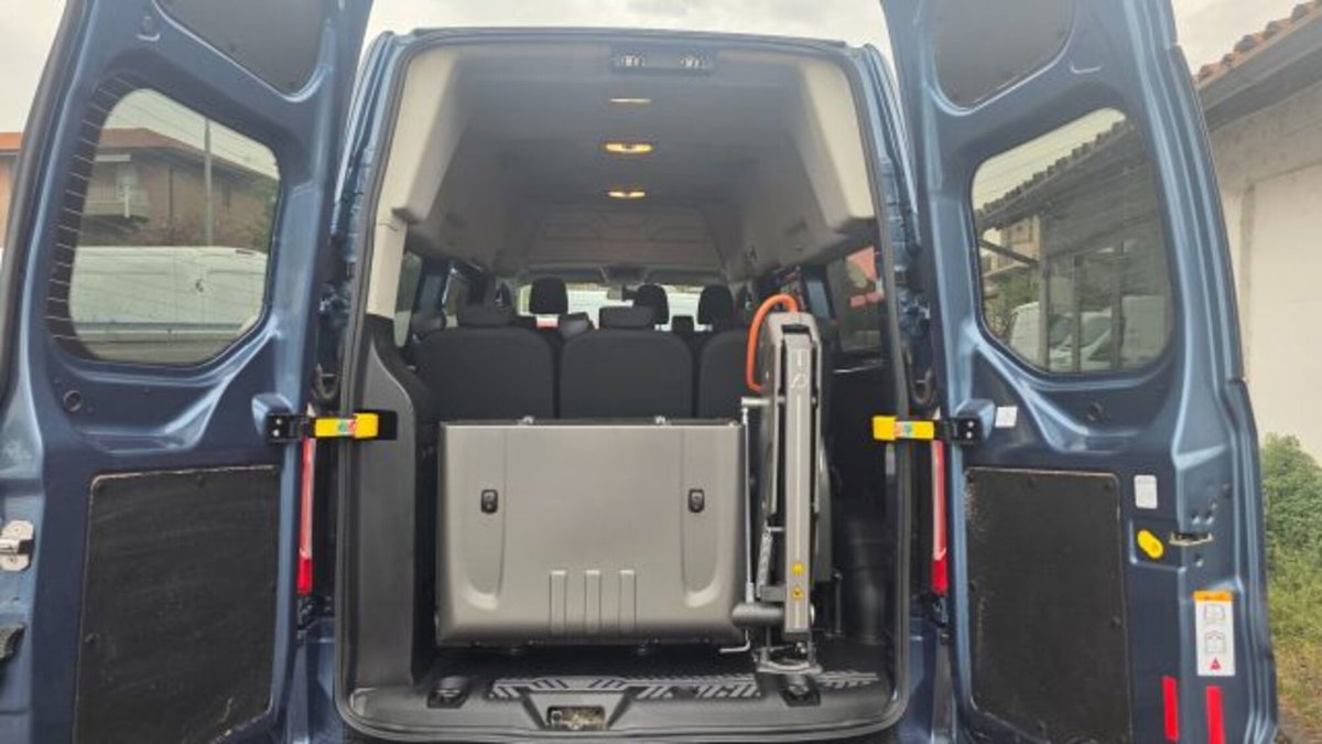 Ford Transit Custom Furgone 340 2.0 EcoBl. 130aut. PL Combi c/sollev.Trend (8)