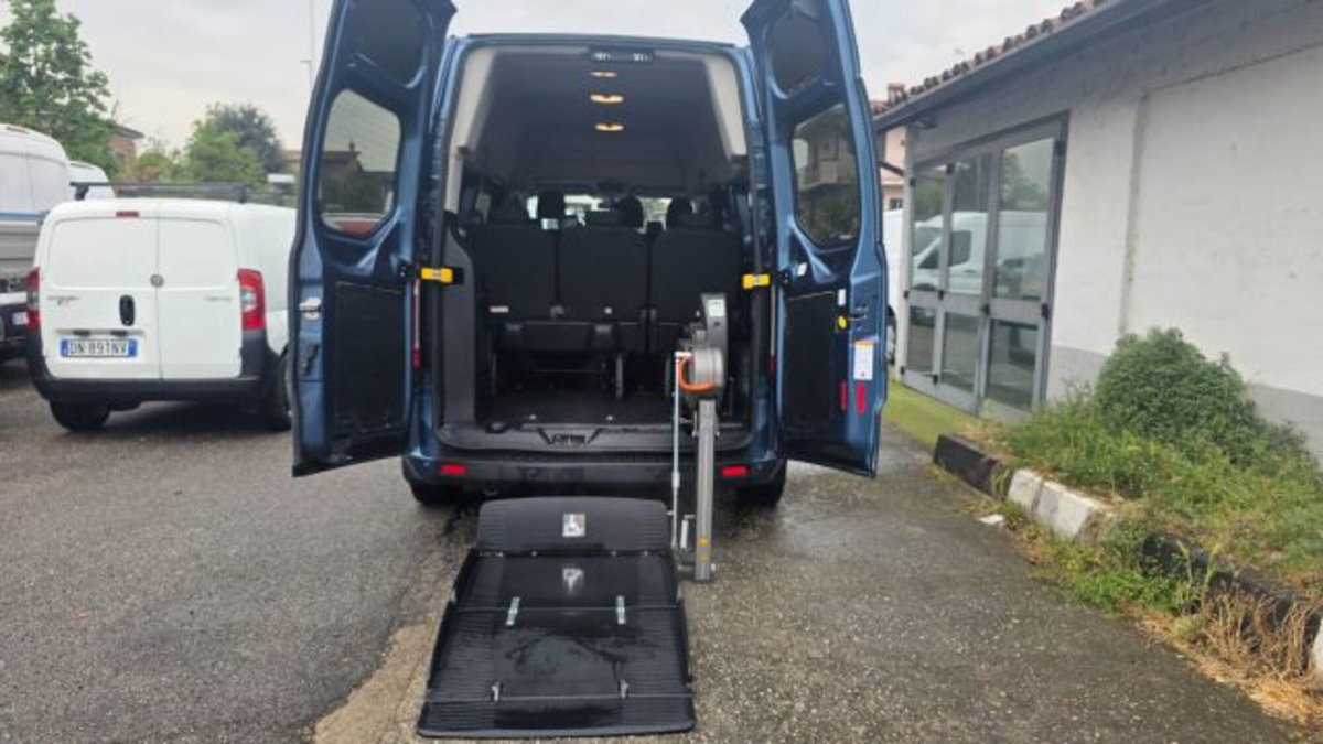 Ford Transit Custom Furgone 340 2.0 EcoBl. 130aut. PL Combi c/sollev.Trend (9)