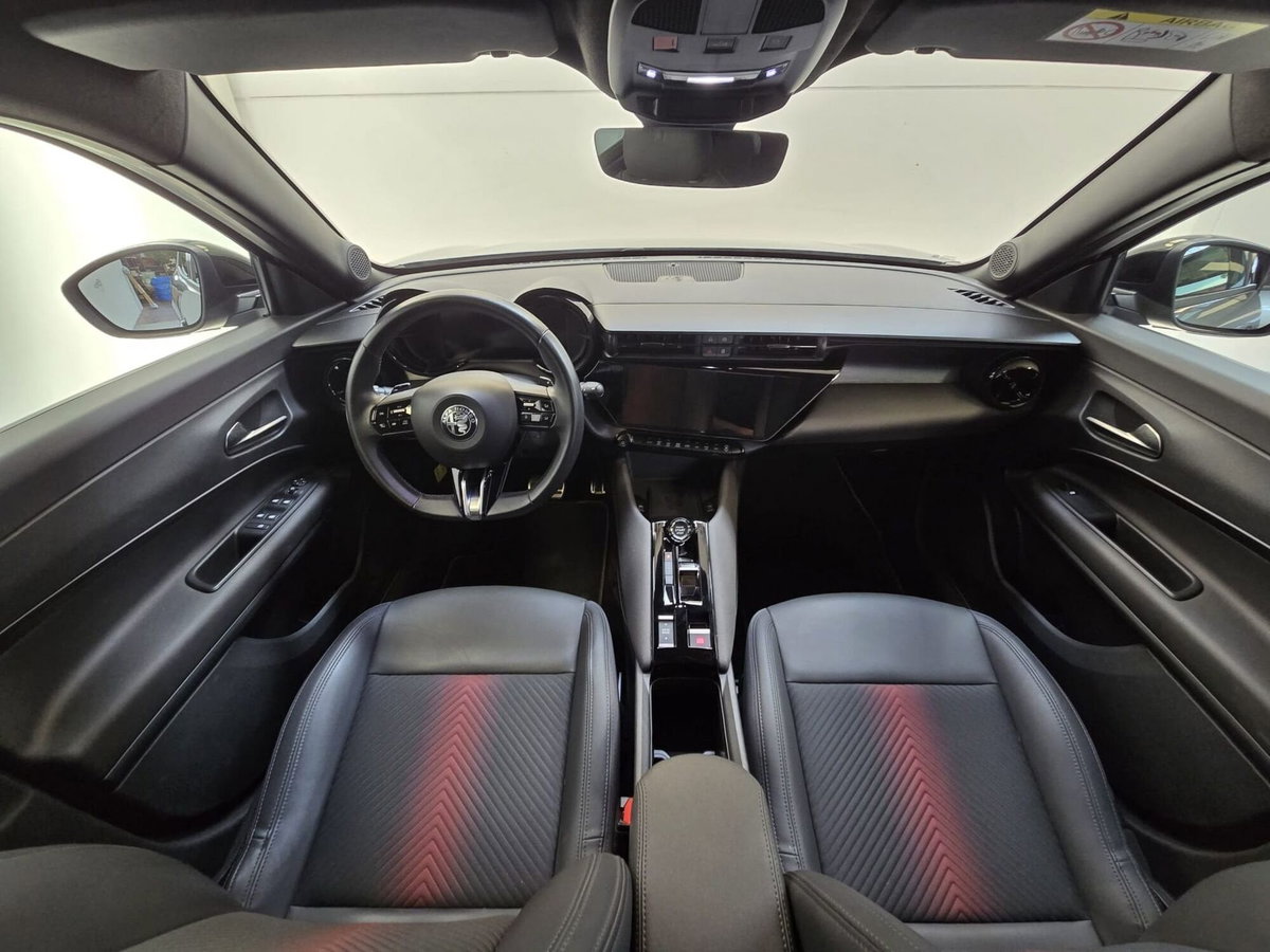 Alfa Romeo Junior 1.2 ibrida Sport Speciale 145cv edct6 (13)
