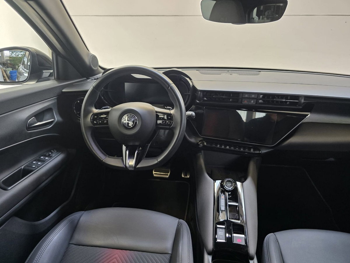 Alfa Romeo Junior 1.2 ibrida Sport Speciale 145cv edct6 (14)